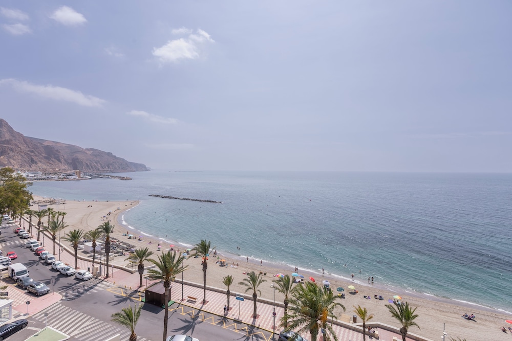 Habitación cuádruple, vistas al mar del hotel Moon Dreams Portomagno. Foto 4