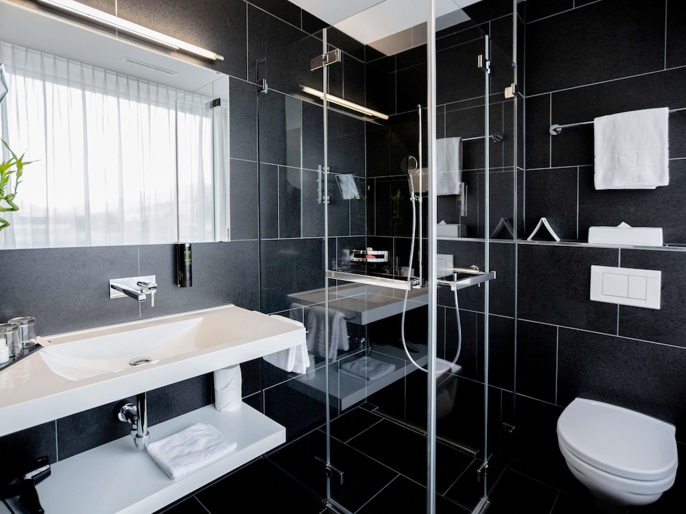 Habitación Comfort con 1 cama doble del hotel Mercure Chur City West. Foto 4