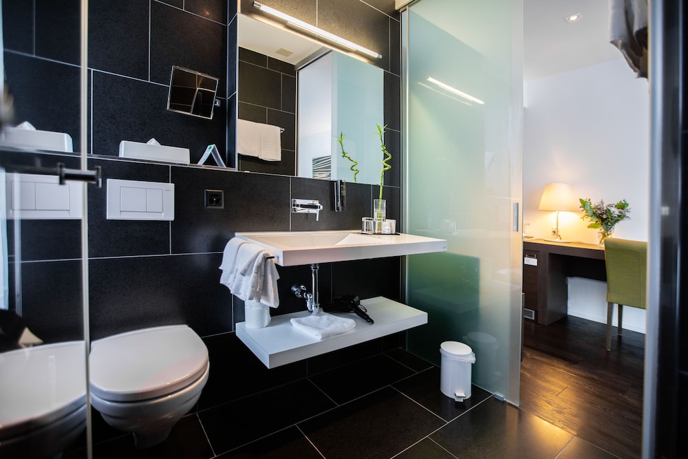 Habitación Superior Esquina con 1 cama doble del hotel Mercure Chur City West. Foto 3