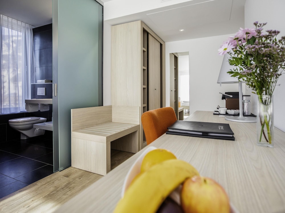 Habitación Comfort con 2 camas individuales, vistas a la montaña del hotel Mercure Chur City West. Foto 8