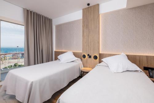 Junior suite Superior Sofá Cama incluido 1 Cama doble del hotel Ohtels Gran Hotel Almeria. Foto 3