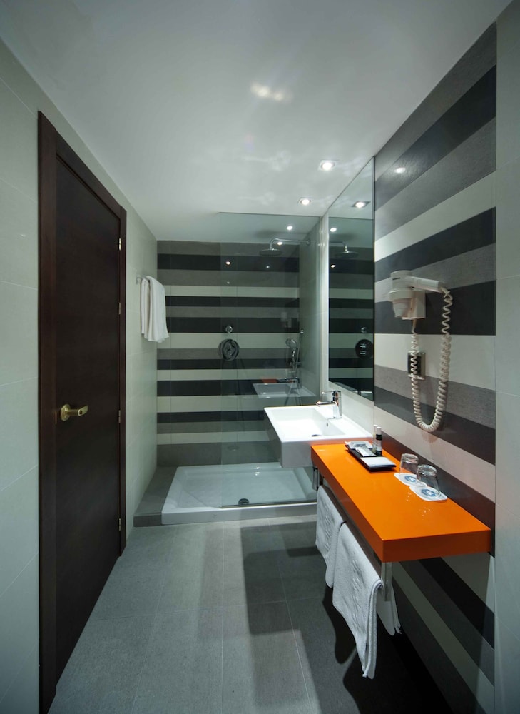 Habitación doble del hotel Nuevo Torreluz. Foto 3