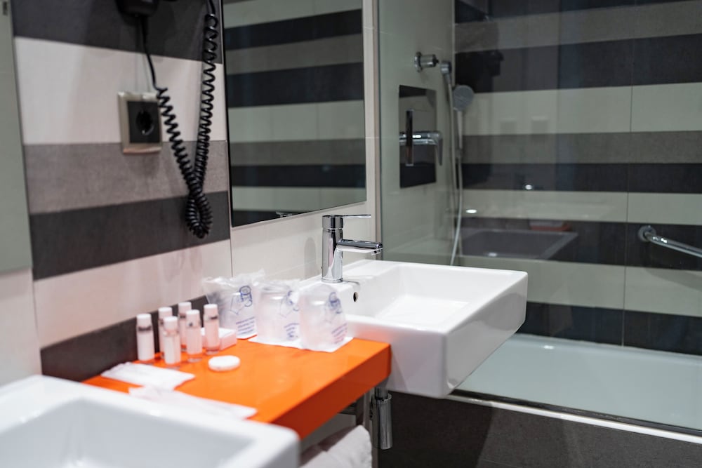 Junior Suite (acceso gratuito al solarium). del hotel Nuevo Torreluz. Foto 4