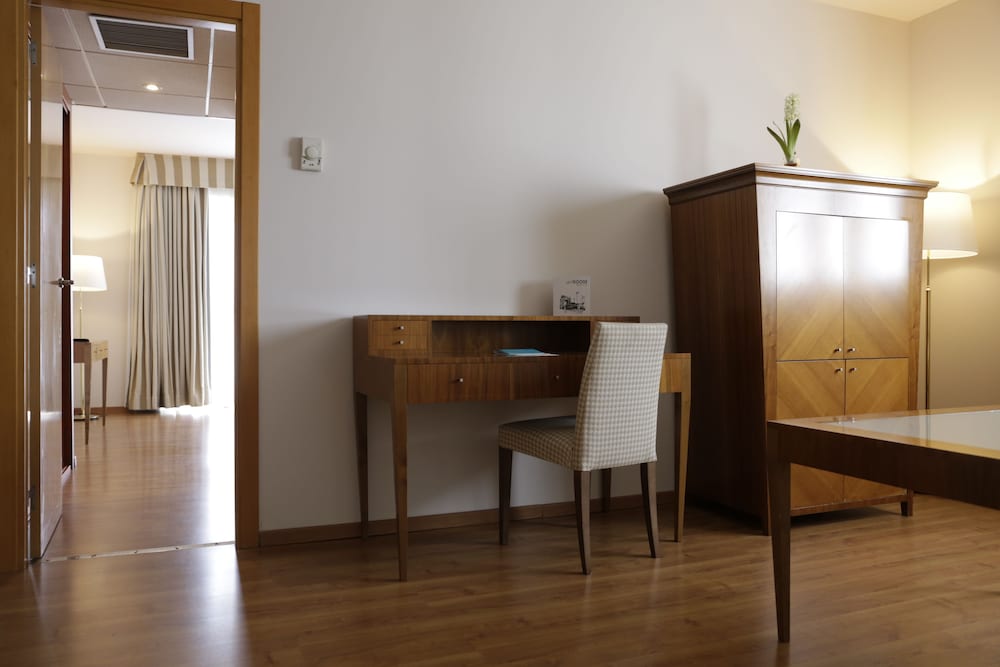 Suite junior del hotel Avenida. Foto 15