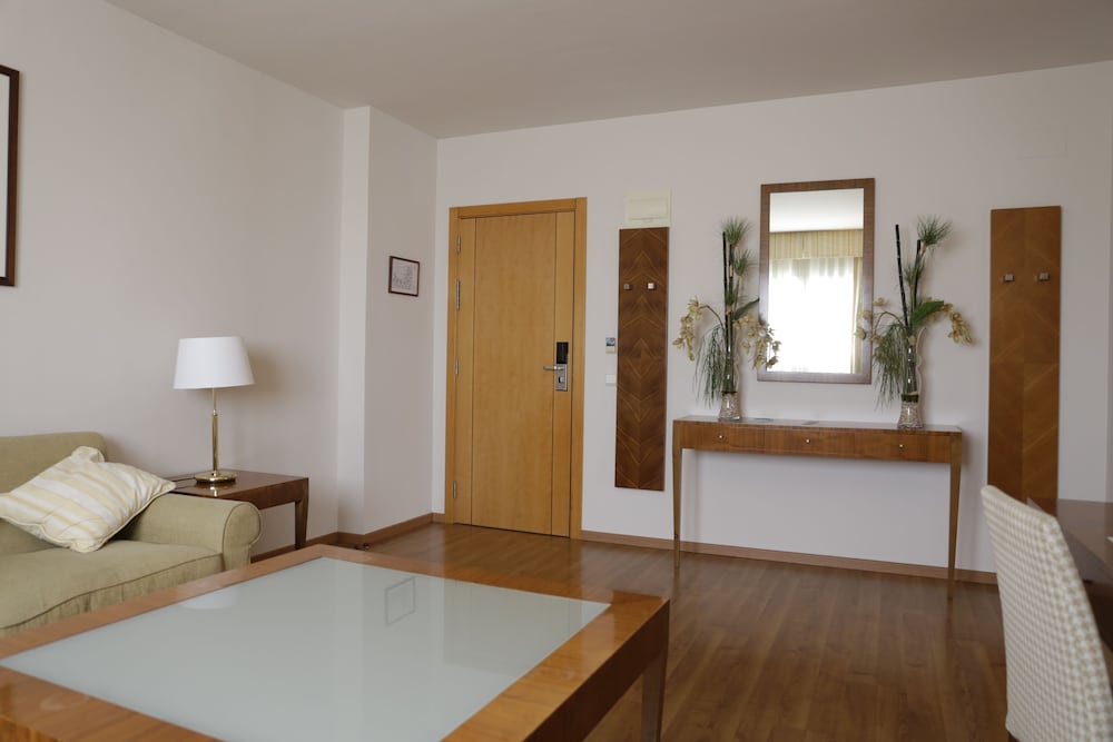 Suite junior del hotel Avenida. Foto 16