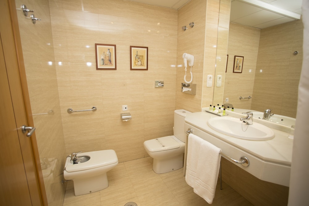 Suite junior del hotel Avenida. Foto 17