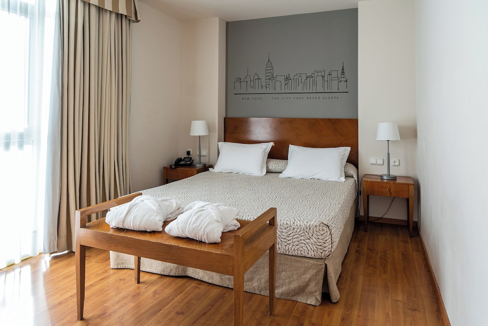 Suite Junior del hotel Avenida. Foto 4