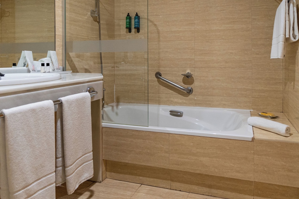 Double Room with Extra Bed del hotel Avenida. Foto 1