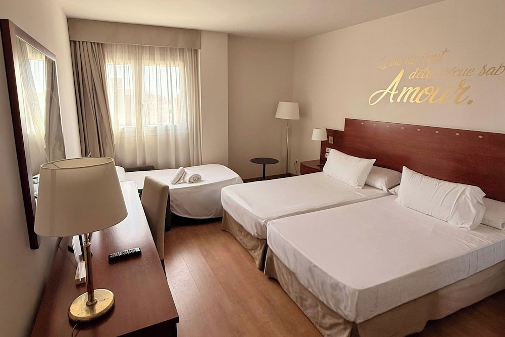 Double Room with Extra Bed del hotel Avenida. Foto 5