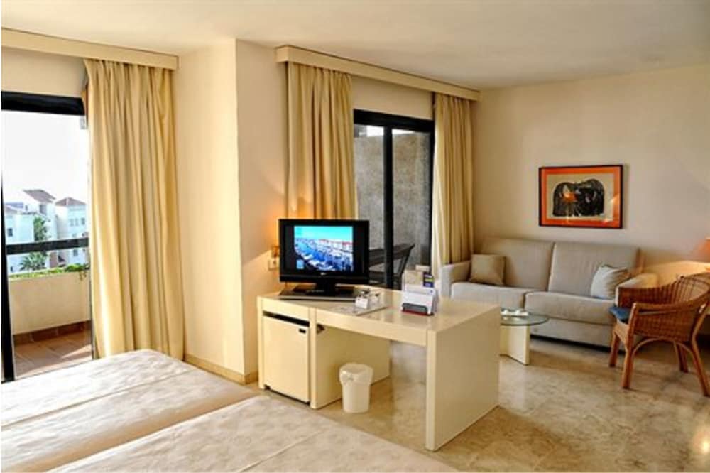 Habitación Superior del hotel AR Almerimar. Foto 1