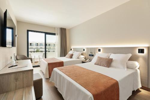 Habitación Doble Estándar con vistas al mar del hotel Best Oasis Tropical. Foto 6