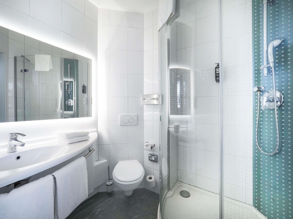 Habitaciones de cine - 2 camas individuales del hotel Ibis Locarno. Foto 8