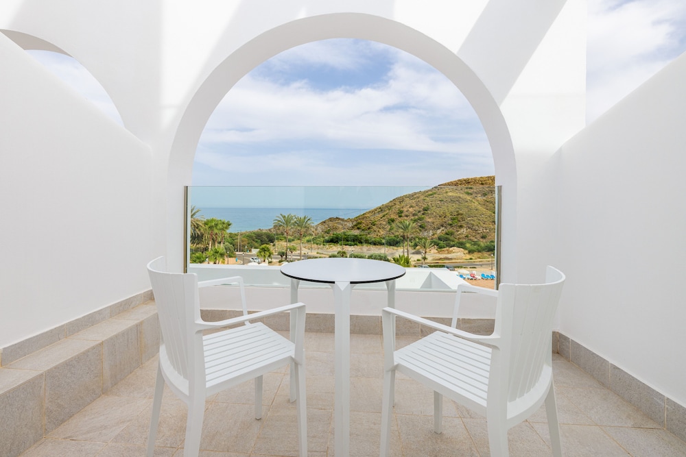 Habitación doble, terraza, vistas al mar del hotel Playamojácar. Foto 4