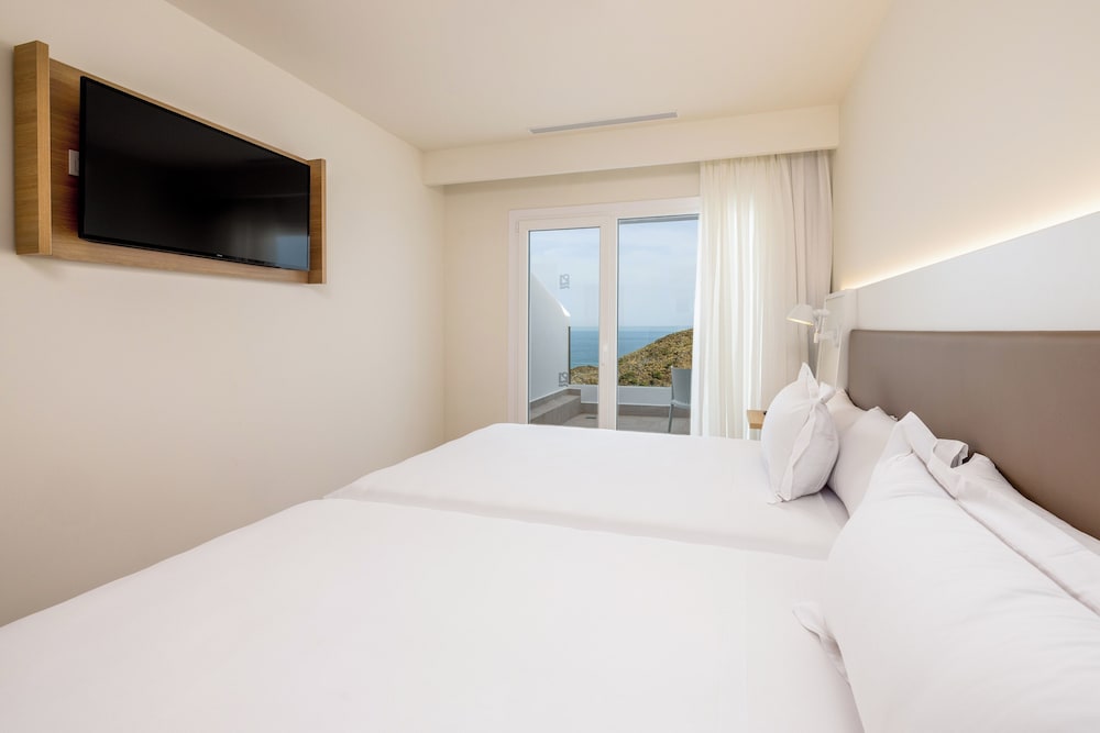 Habitación doble, terraza, vistas al mar (with living room) del hotel Playamojácar. Foto 8