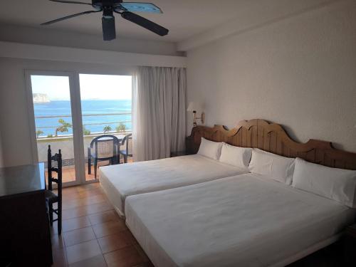 Habitación Individual Estándar con vistas al mar del hotel Mirador del Cabo Solo Adultos