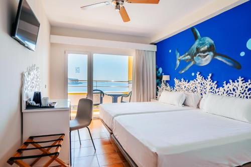 Habitación Doble Superior del hotel Mirador del Cabo Solo Adultos. Foto 3