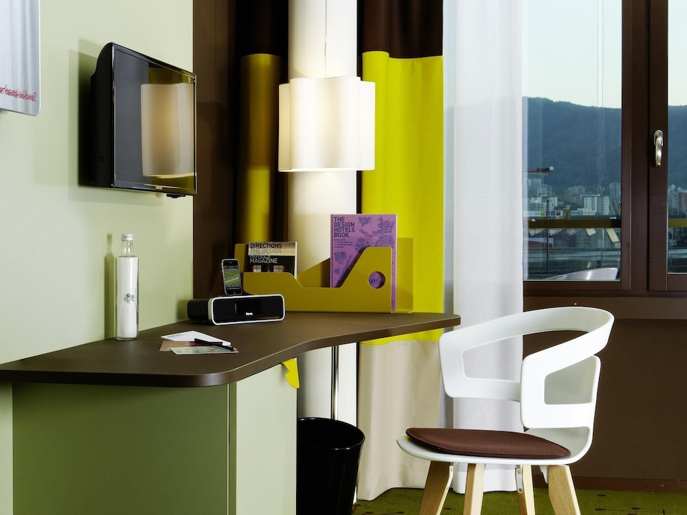 Mediana con litera del hotel 25hours Zurich West. Foto 2