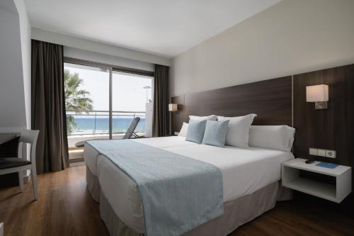 Suite Junior con vistas al mar del hotel Alua Golf Trinidad