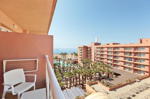 Apartamento Vista Parcial Mar Balcón o Terraza Con Cocina 1 habitación Sofá Cama incluido 2 Camas individuales Normal del hotel Best Roquetas. Foto 10