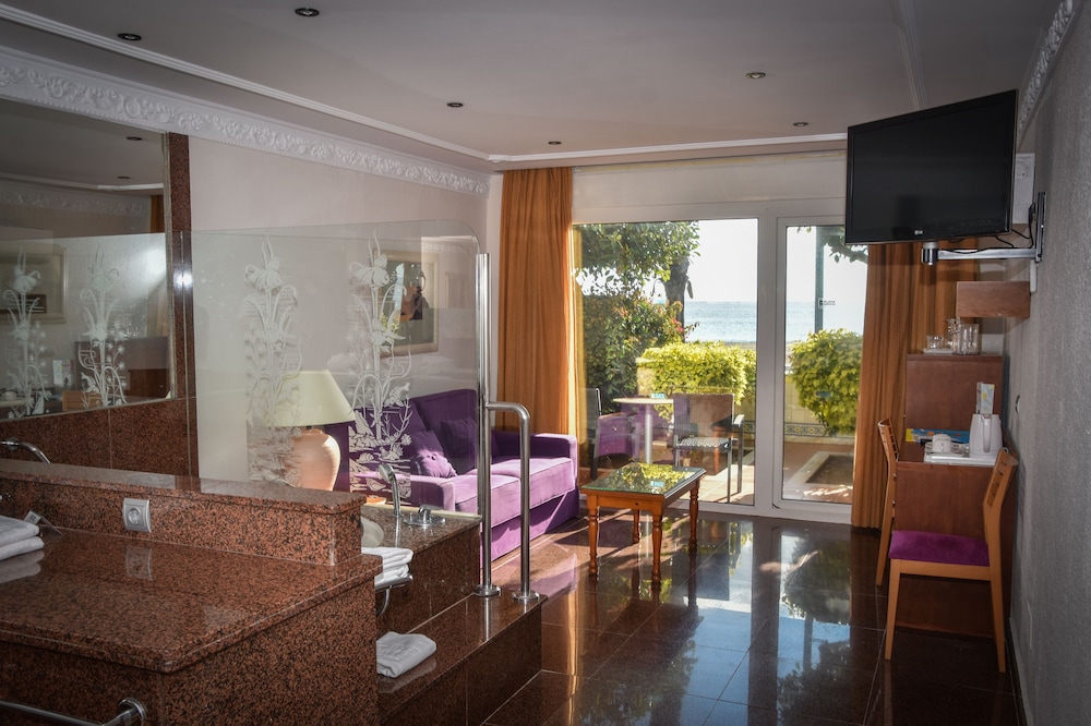 Suite Playa del hotel Playacapricho. Foto 6