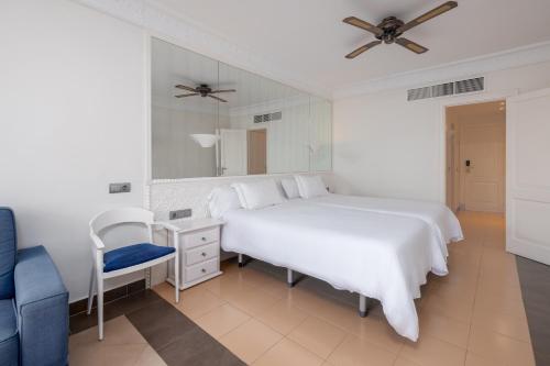 Habitación Doble Confort del hotel Playacapricho. Foto 3