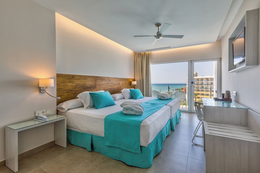Habitación doble, vistas parciales al mar del hotel Playalinda Aquapark y SPA