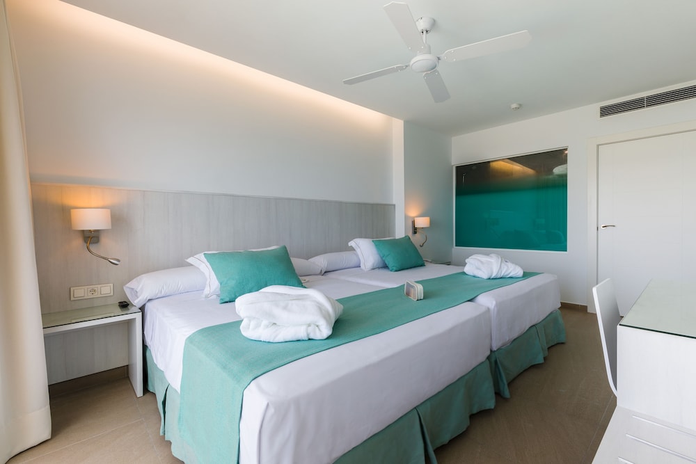 Habitación doble superior del hotel Playalinda Aquapark y SPA. Foto 1
