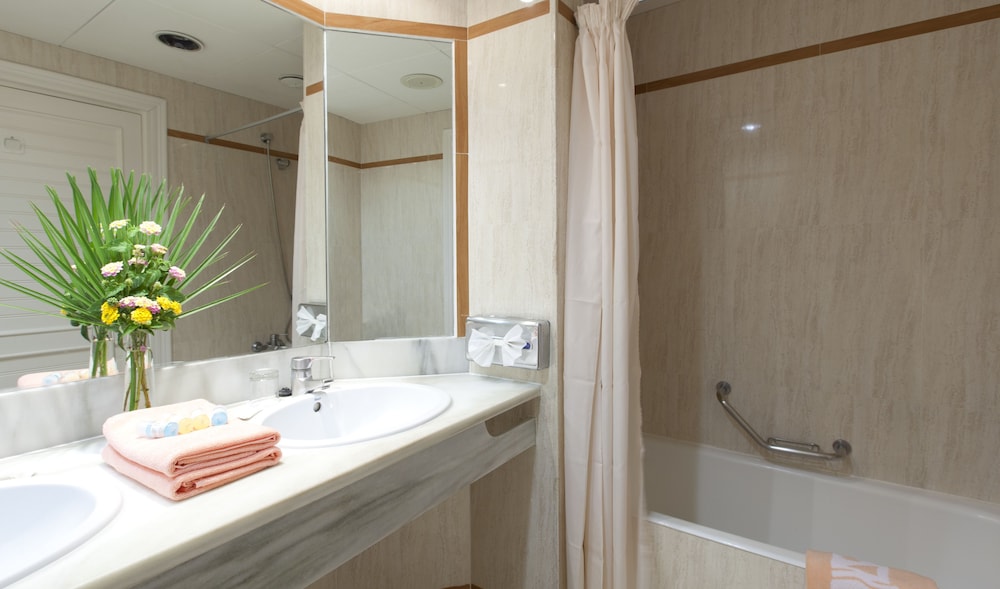 Habitación individual del hotel Playalinda Aquapark y SPA. Foto 3