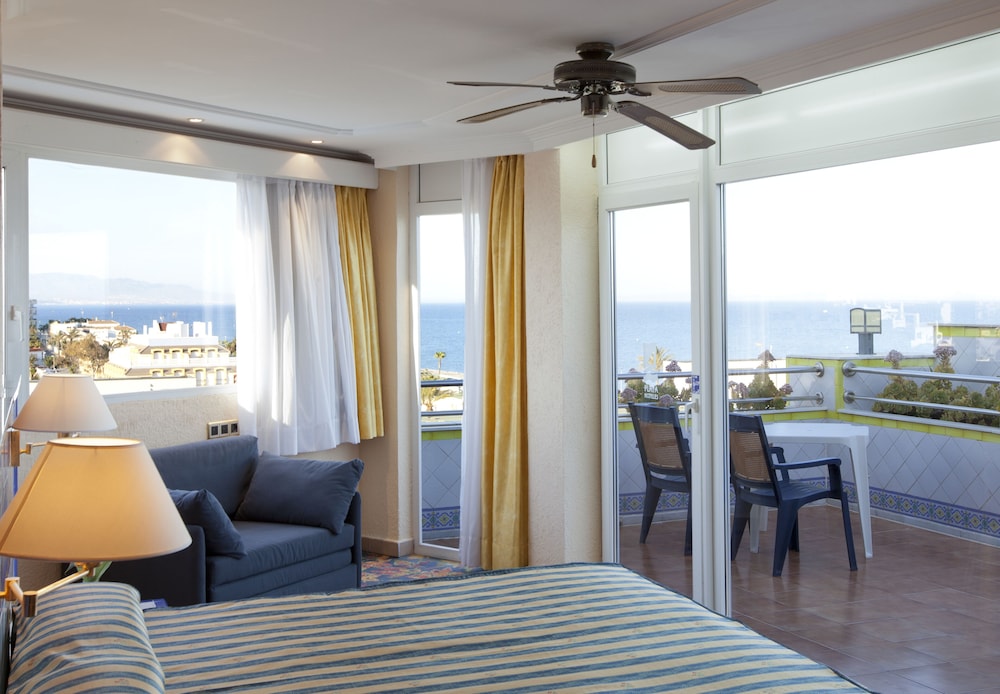 Suite junior del hotel Playalinda Aquapark y SPA. Foto 1