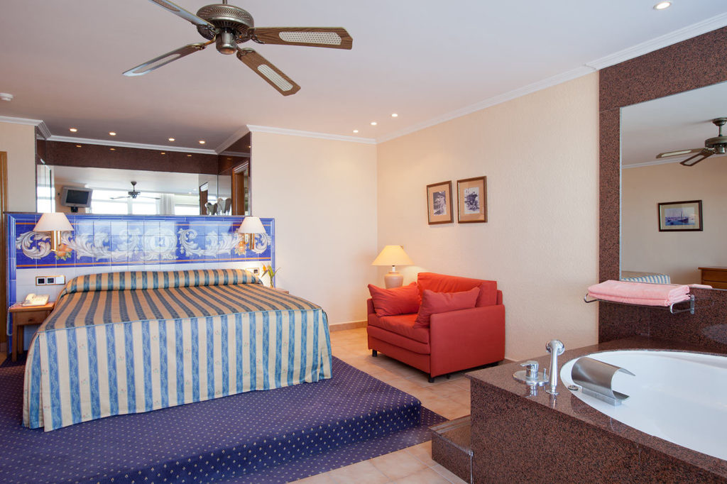 Suite Piscina Privada del hotel Playasol Aquapark & Spa