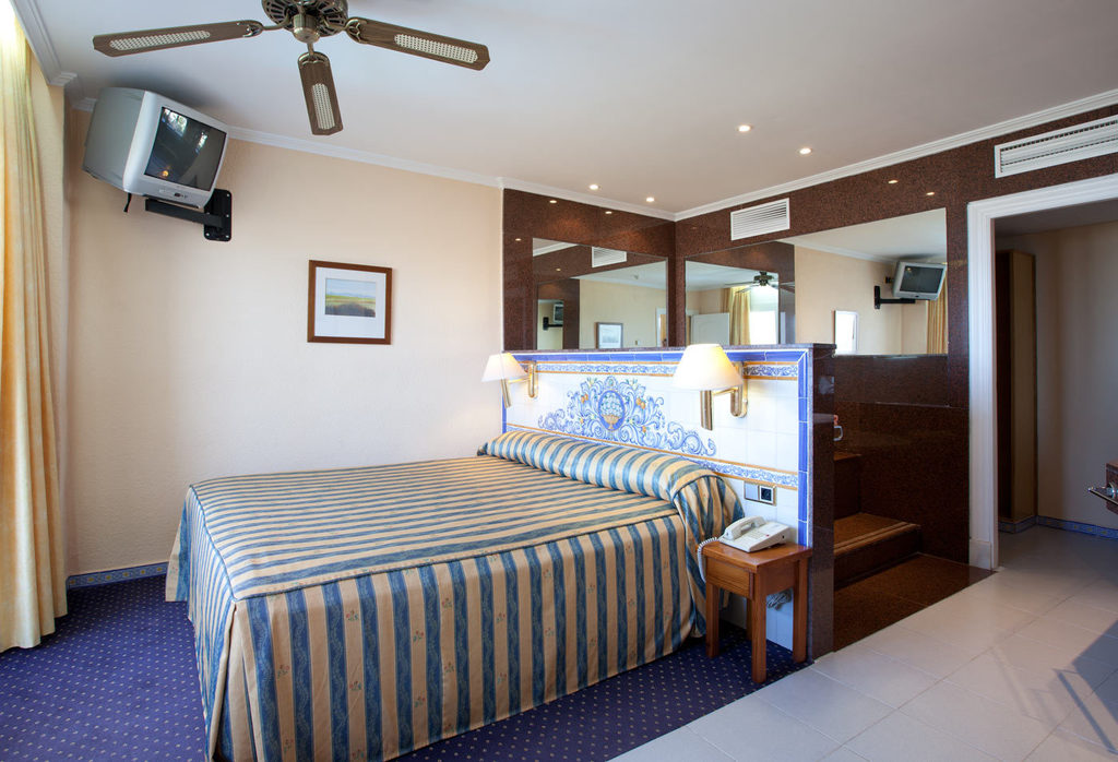 Suite 1 habitación del hotel Playasol Aquapark & Spa. Foto 2