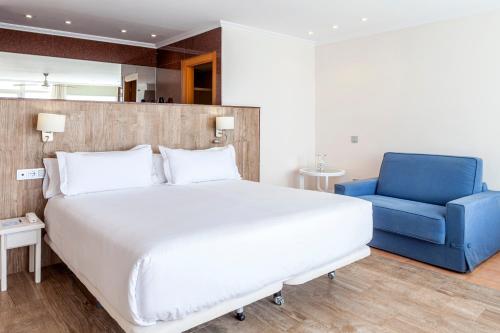 Suite con acceso a la piscina del hotel Playasol Aquapark & Spa. Foto 4