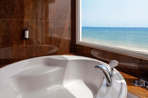 Suite Junior del hotel Playasol Aquapark & Spa. Foto 12