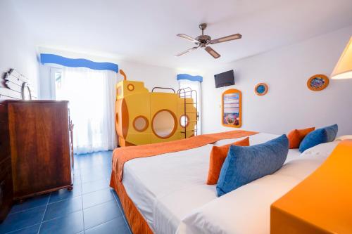 Habitación Temática del hotel Diver Roquetas by Senator. Foto 3