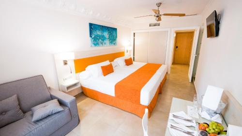 Habitación Doble Superior con vistas al jardín - 2 camas del hotel Diver Roquetas by Senator