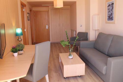 Habitación doble Balcón o Terraza Superior 1 Cama doble del hotel Advise Reina. Foto 4