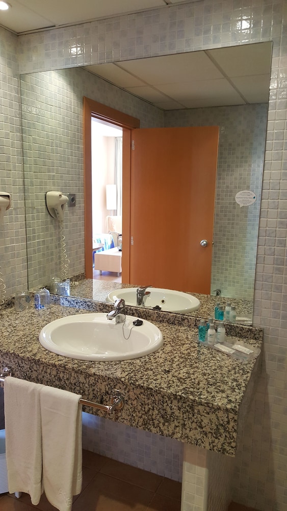 Apartamento estandar del hotel Advise Reina. Foto 4