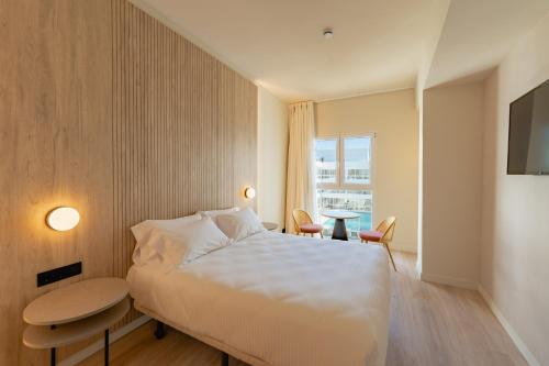 Habitación con vistas al jardín del hotel RH Silene & Spa