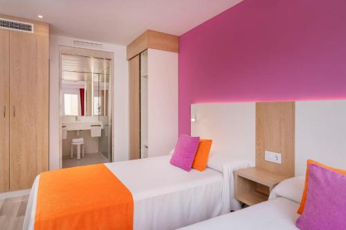 Apartamento del hotel Acuasol. Foto 1
