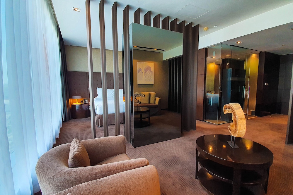SUITE JUNIOR, 1 Cama King Size del hotel The Canvas Dubai - Mgallery Collection. Foto 2