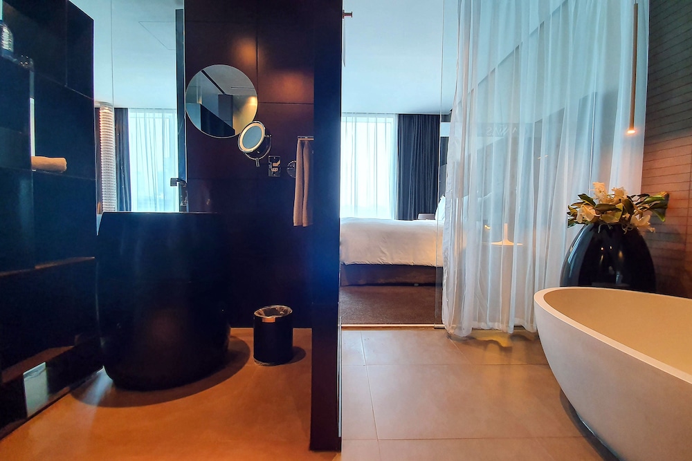 SUITE JUNIOR, 1 Cama King Size del hotel The Canvas Dubai - Mgallery Collection. Foto 4