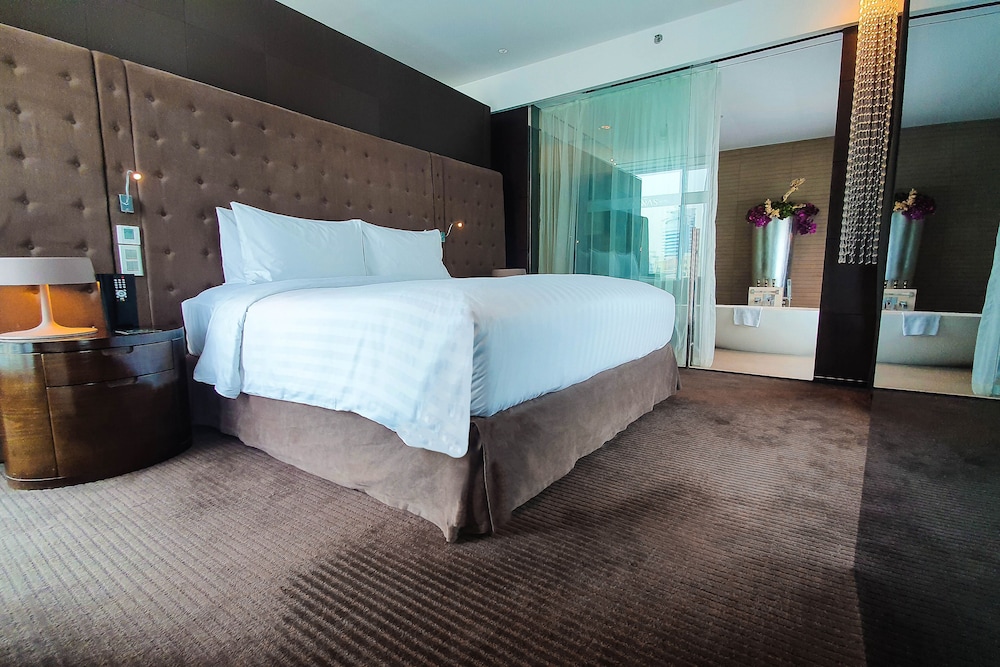 SUITE EJECUTIVA, Acceso al Salón, 1 Cama King Size del hotel The Canvas Dubai - Mgallery Collection