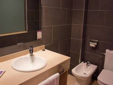 Habitación doble del hotel Servigroup Papa Luna. Foto 1