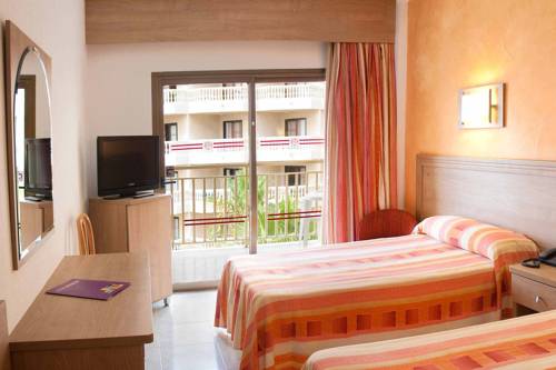 Habitación doble 2 camas del hotel Servigroup Papa Luna. Foto 1