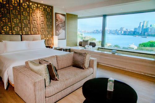 Family Oasis with Kids Pool del hotel Banyan Tree Shanghai On The Bund. Foto 8