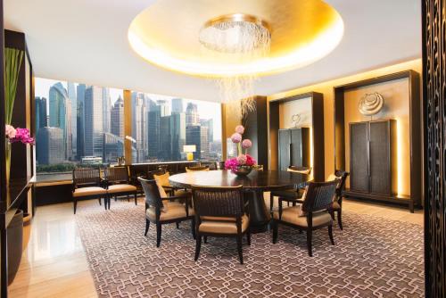 Suite Grand Bund del hotel Banyan Tree Shanghai On The Bund. Foto 8