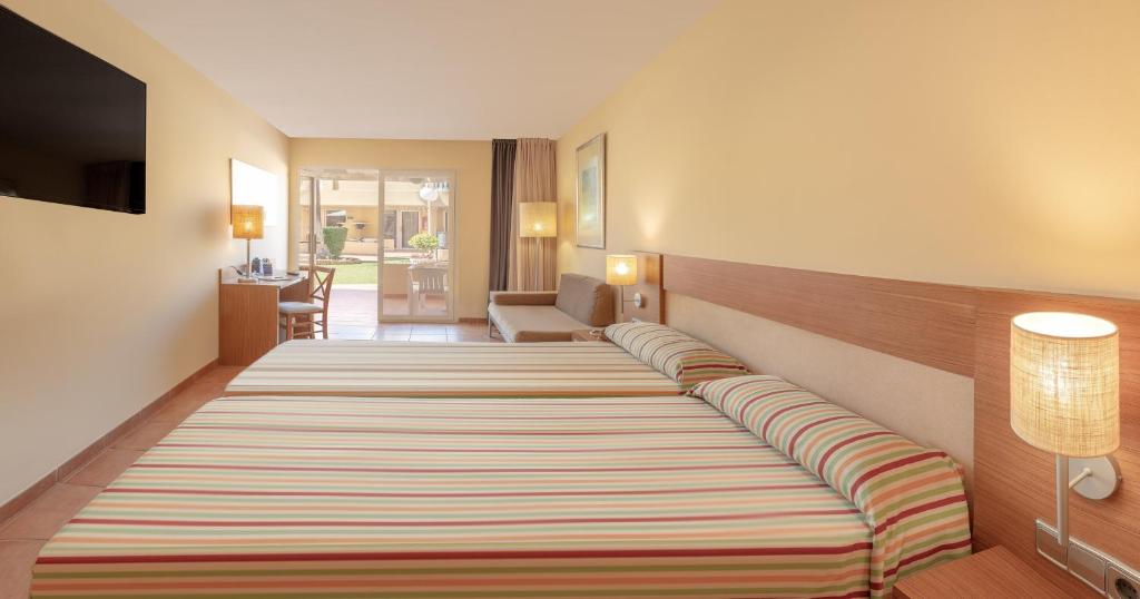 Habitación familiar del hotel RH Casablanca Suites. Foto 2