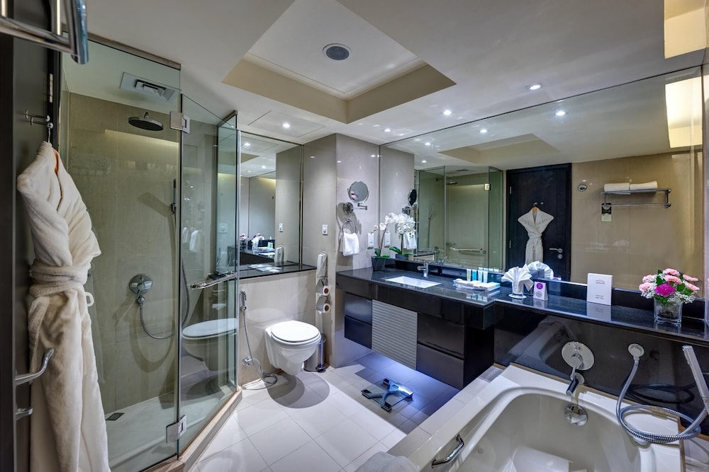 Habitación Superior con 1 cama doble del hotel Mercure Gold Al Mina Road Dubai. Foto 10