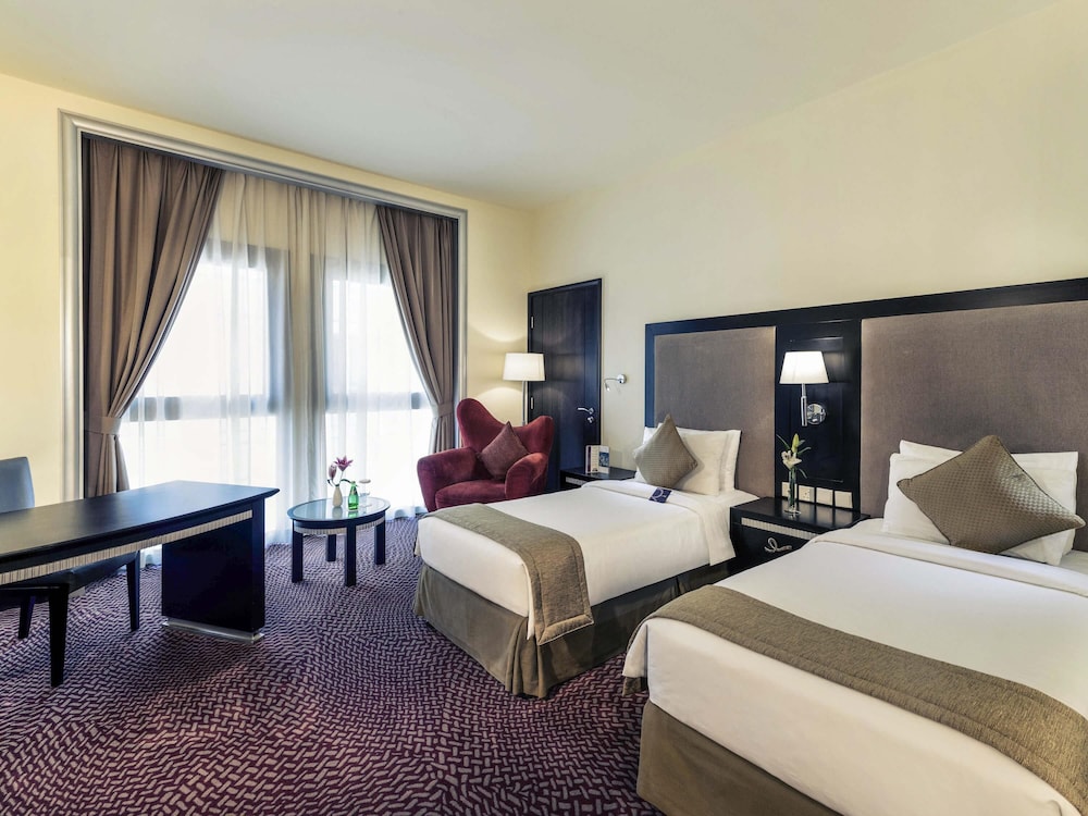 Habitación superior con 2 camas individuales del hotel Mercure Gold Al Mina Road Dubai