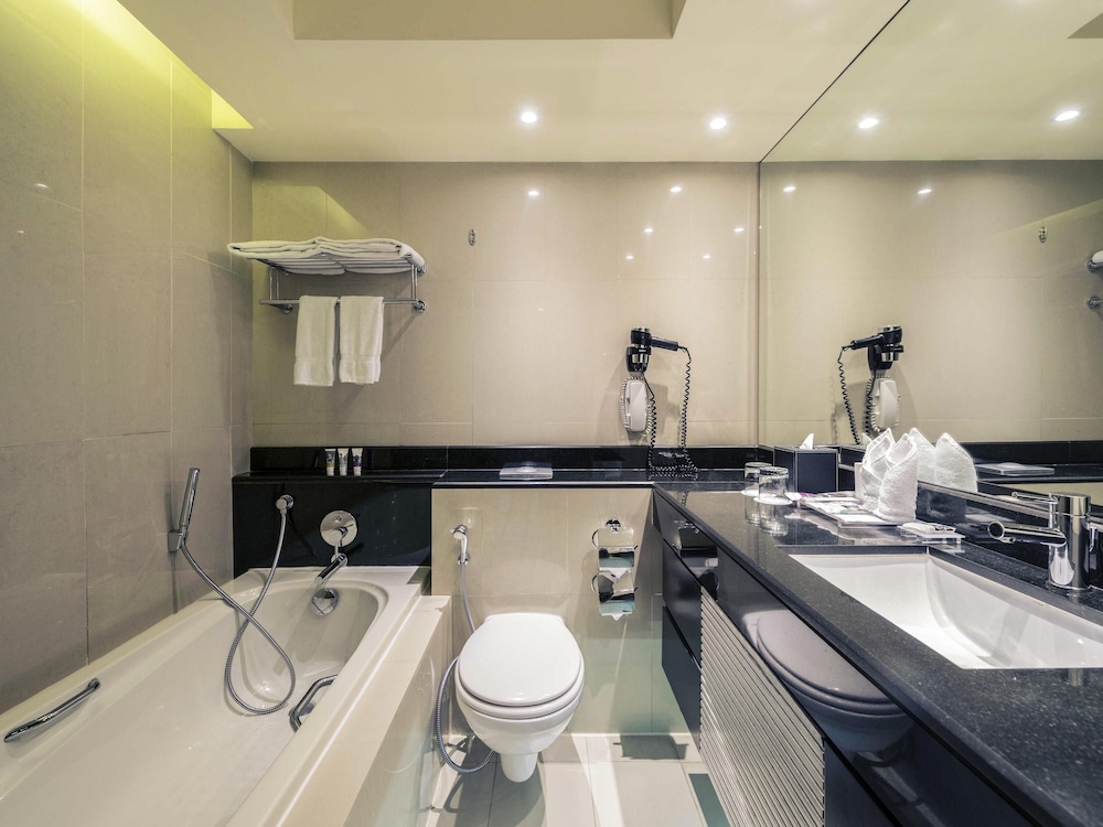 Suite Familiar del hotel Mercure Gold Al Mina Road Dubai. Foto 5